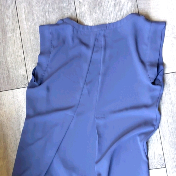 Blue top - Picture 2 of 2